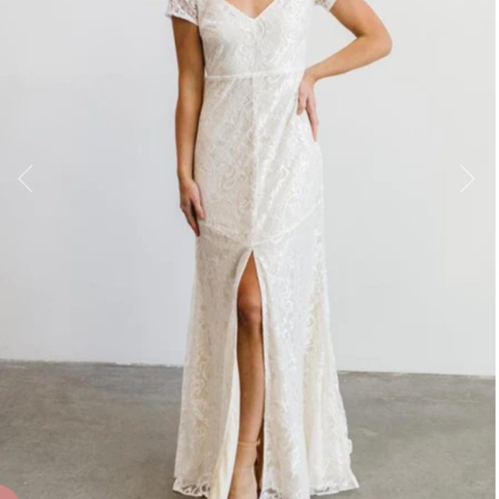 Diana Lace Gown - Small - Picture 4 of 6